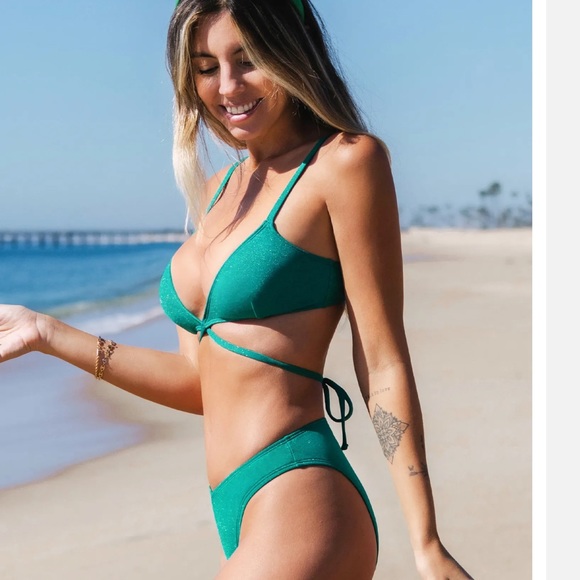 New with tags, size extra large, Cupshe, two piece swimsuit - Picture 3 of 4